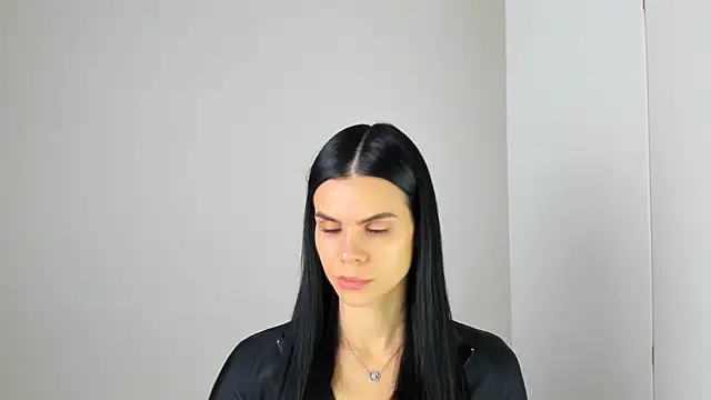 Amelisweett online show from September 15, 2025, 8:25 am