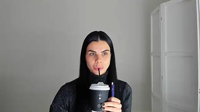 Amelisweett online show from November 8, 2025, 8:14 am