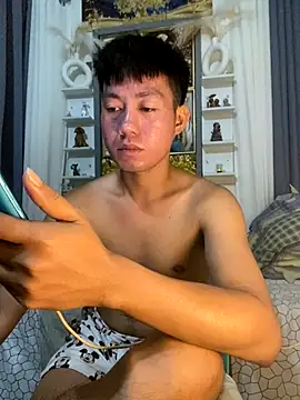 xshyboyx online show from September 27, 2025, 11:37 am