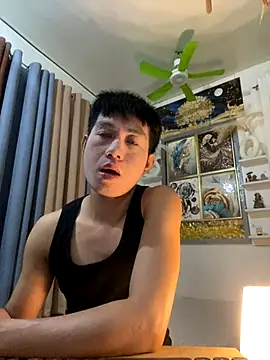 xshyboyx online show from October 22, 2025, 10:04 am