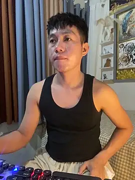 xshyboyx online show from December 16, 2025, 9:58 am