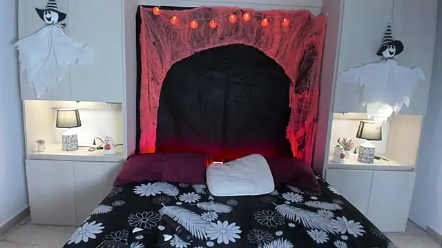 Snapshot of CamiGox chatting on October 16, 2025, 8:10 pm CamiGox online show from October 16, 2025, 8:10 pm