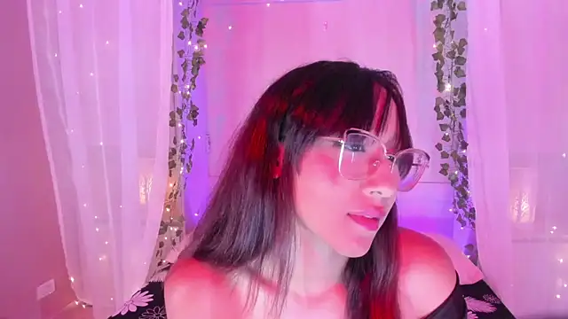 Snapshot of CamiGox chatting on December 15, 2025, 7:40 pm CamiGox online show from December 15, 2025, 7:40 pm