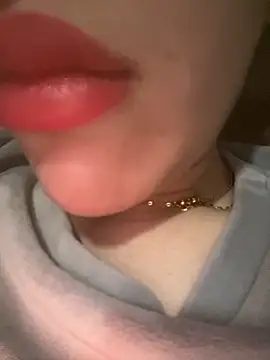 Mimisixo online show from April 5, 2026, 5:10 pm