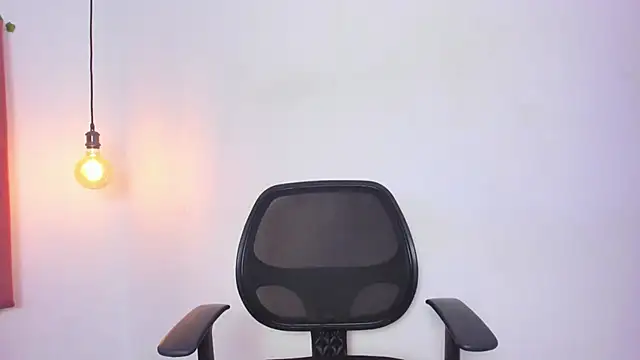 ana foxi online show from April 2, 2026, 8:28 pm