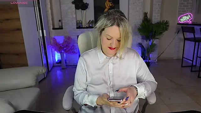 MariemLui online show from March 24, 2026, 3:50 pm