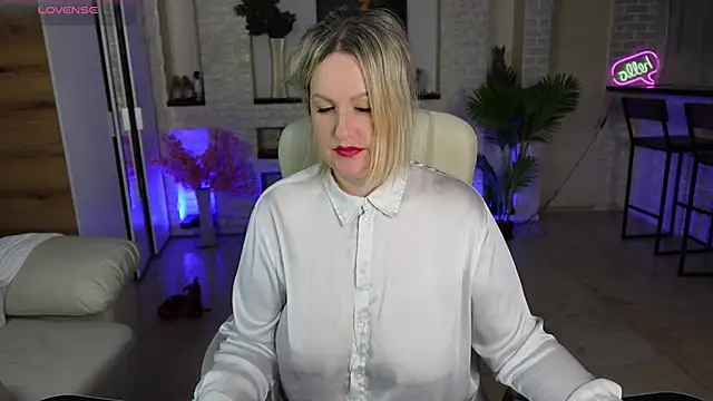 MariemLui online show from March 28, 2026, 4:50 pm