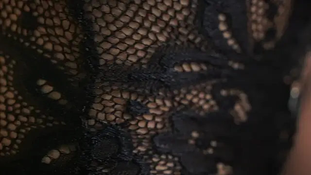 ambar rosse25 online show from December 17, 2025, 12:00 pm