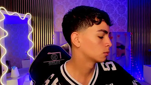 LIHIAN TAY online show from April 5, 2026, 12:46 pm