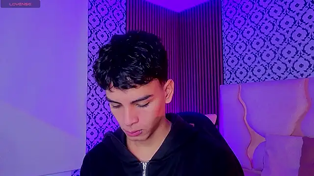 LIHIAN TAY online show from April 8, 2026, 12:27 pm