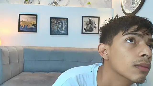 PRETTY SEX1 online show from December 19, 2025, 1:18 pm