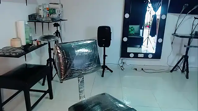 Snapshot of Sam_Blue chatting on October 21, 2025, 11:55 am Sam Blue online show from October 21, 2025, 11:55 am