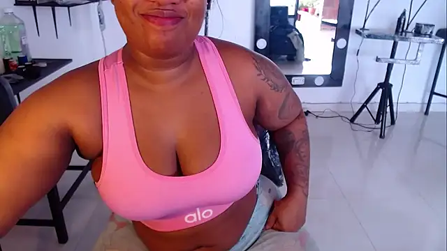 Snapshot of Sam_Blue chatting on November 2, 2025, 2:08 pm Sam Blue online show from November 2, 2025, 2:08 pm