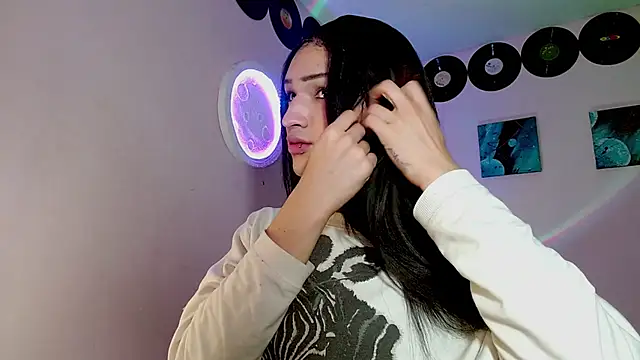 meghan devil  online show from November 8, 2025, 7:08 am