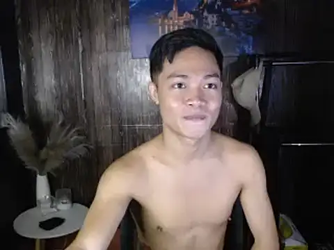 hotzachery online show from December 19, 2025, 4:19 am