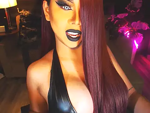 Snapshot of KarlaFrost chatting on June 17, 2026, 2:36 am KarlaFrost online show from June 17, 2026, 2:36 am