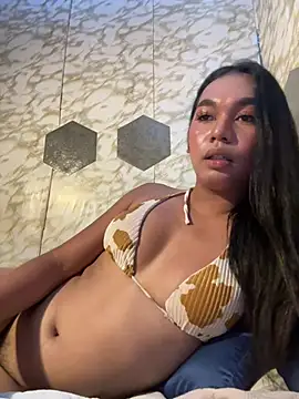 Snapshot of youryummybaby chatting on April 13, 2026, 7:36 am youryummybaby online show from April 13, 2026, 7:36 am