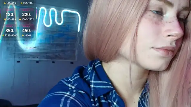 PieraMarch online show from September 24, 2025, 7:28 pm