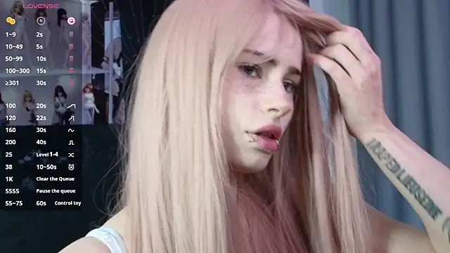 PieraMarch online show from November 18, 2025, 7:13 am