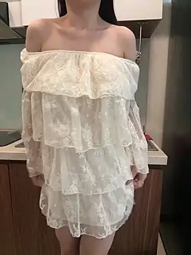 Meii-meyy online show from November 21, 2025, 5:06 am