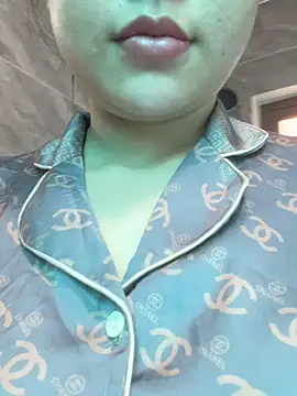 -Luxury online show from February 28, 2026, 1:06 am