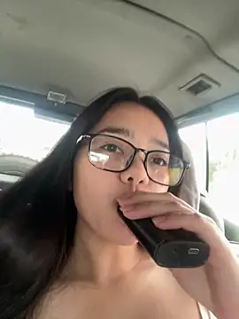 aaliyah walker online show from February 12, 2026, 5:13 am