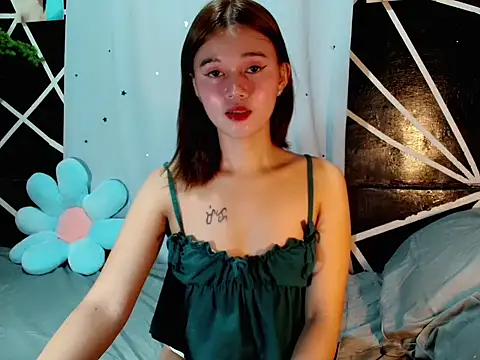 Snapshot of urgirl_mikah chatting on September 28, 2025, 10:37 pm urgirl mikah online show from September 28, 2025, 10:37 pm