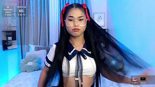 PrettyBlythes TS online show from November 5, 2025, 12:16 pm