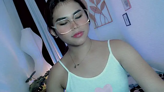 Snapshot of PrettyBlythes_TS chatting on May 27, 2026, 3:53 pm PrettyBlythes TS online show from May 27, 2026, 3:53 pm