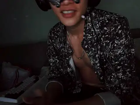 boyhigh1997 online show from September 27, 2025, 5:18 pm