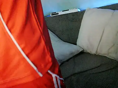 boyhigh1997 online show from October 9, 2025, 4:27 pm