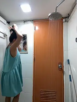 Snapshot of princess_janine chatting on October 13, 2025, 9:31 am princess janine online show from October 13, 2025, 9:31 am