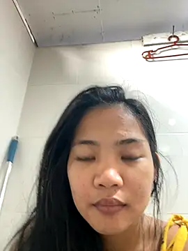 Snapshot of princess_janine chatting on October 22, 2025, 6:35 am princess janine online show from October 22, 2025, 6:35 am