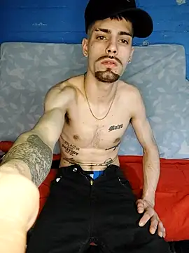 Snapshot of Demian24_ chatting on October 4, 2025, 3:59 am Demian24 online show from October 4, 2025, 3:59 am