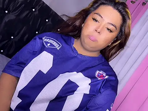 cumdumpsterwoman69 online show from May 7, 2026, 11:48 am