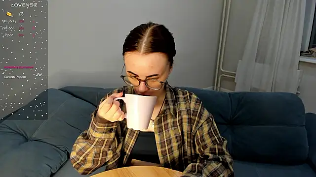 MewStella online show from March 21, 2026, 5:49 pm