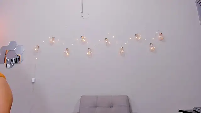 alianim online show from October 17, 2025, 7:16 pm