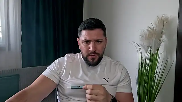 Gold Alpha Boy online show from April 15, 2026, 1:07 pm