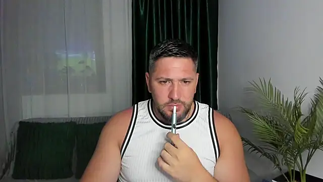 Snapshot of Gold_Alpha_Boy chatting on July 18, 2026, 7:39 pm Gold Alpha Boy online show from July 18, 2026, 7:39 pm
