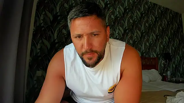 Snapshot of Gold_Alpha_Boy chatting on July 31, 2026, 3:33 pm Gold Alpha Boy online show from July 31, 2026, 3:33 pm