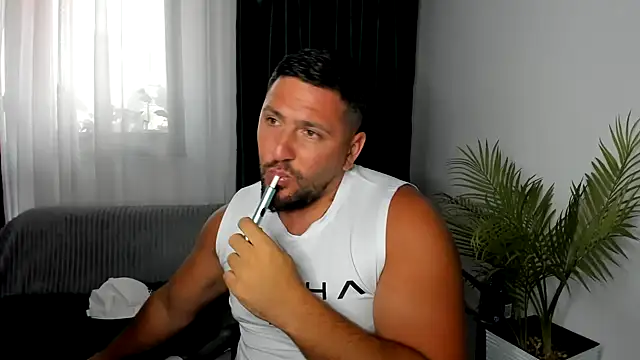 Snapshot of Gold_Alpha_Boy chatting on August 5, 2026, 4:43 pm Gold Alpha Boy online show from August 5, 2026, 4:43 pm