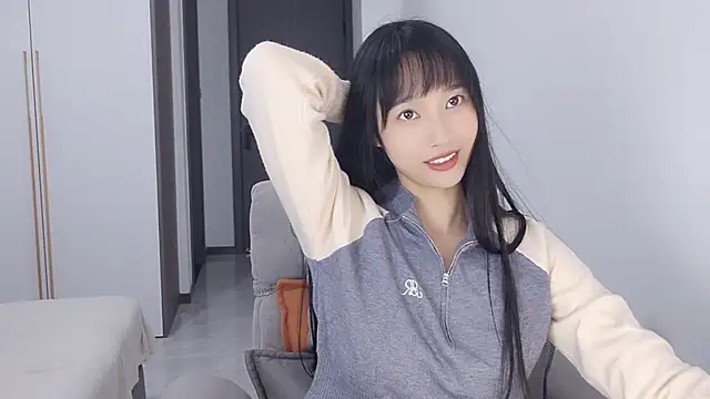 Lisa-3333 online show from November 7, 2025, 11:21 am