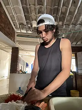 Luxx 14 online show from February 21, 2026, 5:25 pm