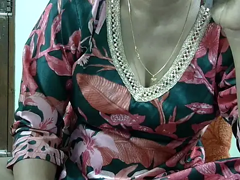 CHAMELI4747 online show from October 6, 2025, 8:12 am