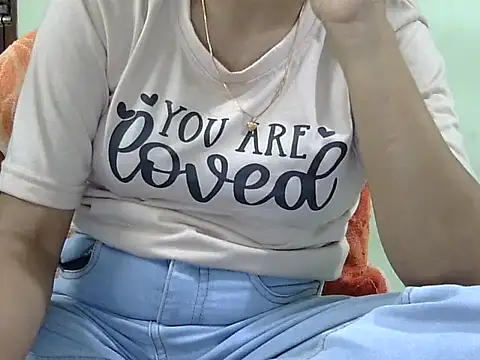 CHAMELI4747 online show from October 15, 2025, 7:41 am