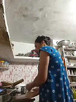 ISHANI-SINGH online show from September 29, 2025, 3:22 am