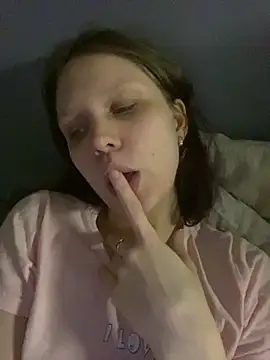 Snapshot of Lunliss chatting on October 19, 2025, 3:34 pm Lunliss online show from October 19, 2025, 3:34 pm