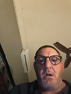 Snapshot of abellabricot chatting on May 22, 2026, 1:13 am abellabricot online show from May 22, 2026, 1:13 am