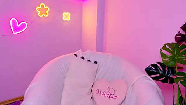 CindySparkl online show from December 5, 2025, 3:37 am