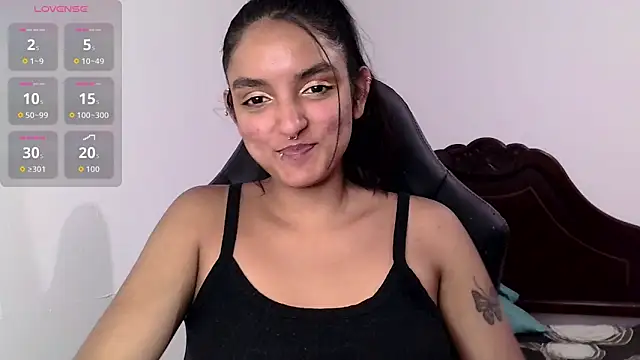 Snapshot of Ari_20_ chatting on September 29, 2025, 11:42 pm Ari 20 online show from September 29, 2025, 11:42 pm